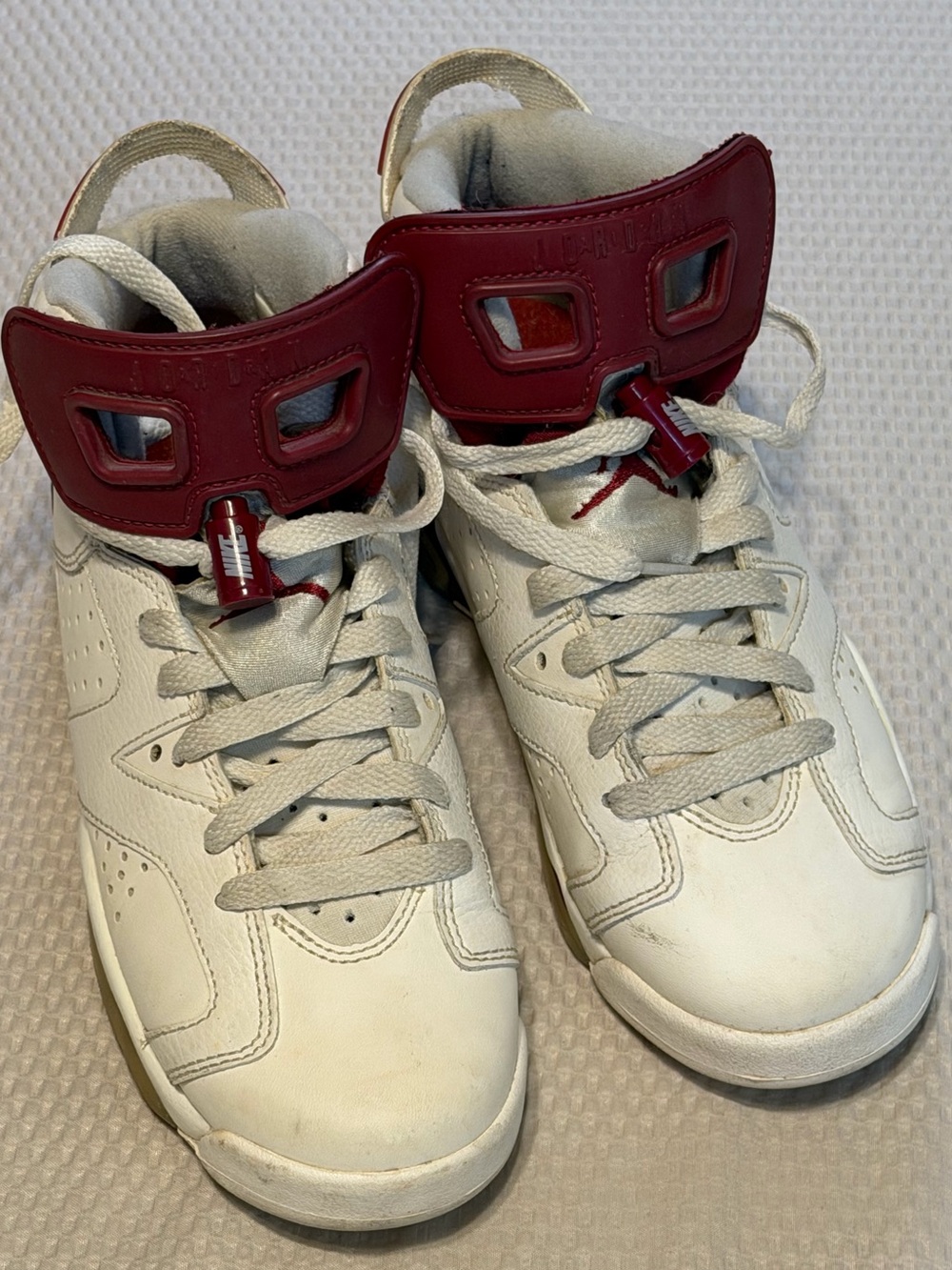 Air Jordan 6 Retro Maroon 2015 Youth 5Y White Red OG Nike Sneakers